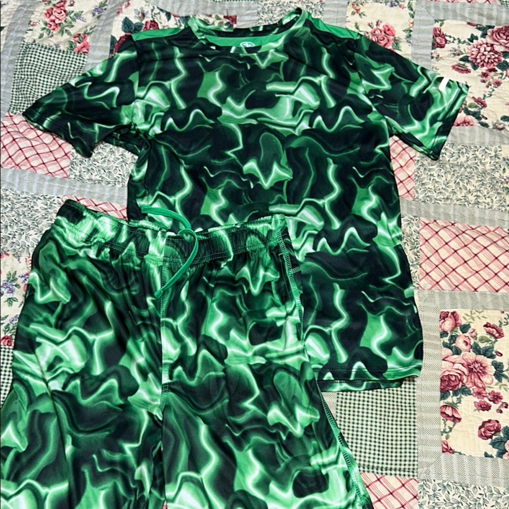 Boys sz 14/16 short set